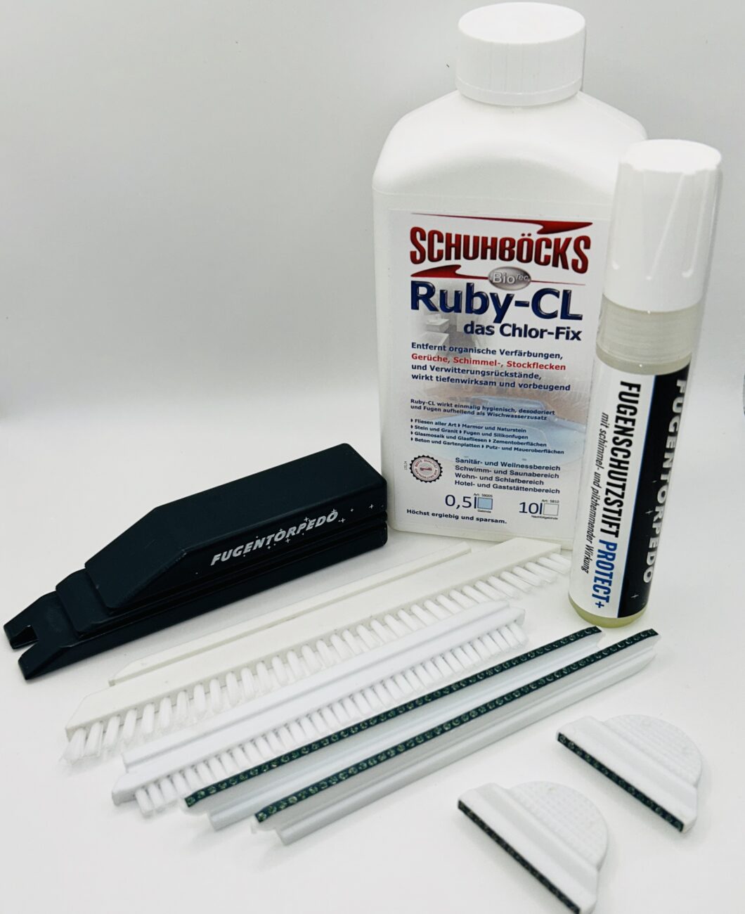 Schimmel aus Fugen entfernen